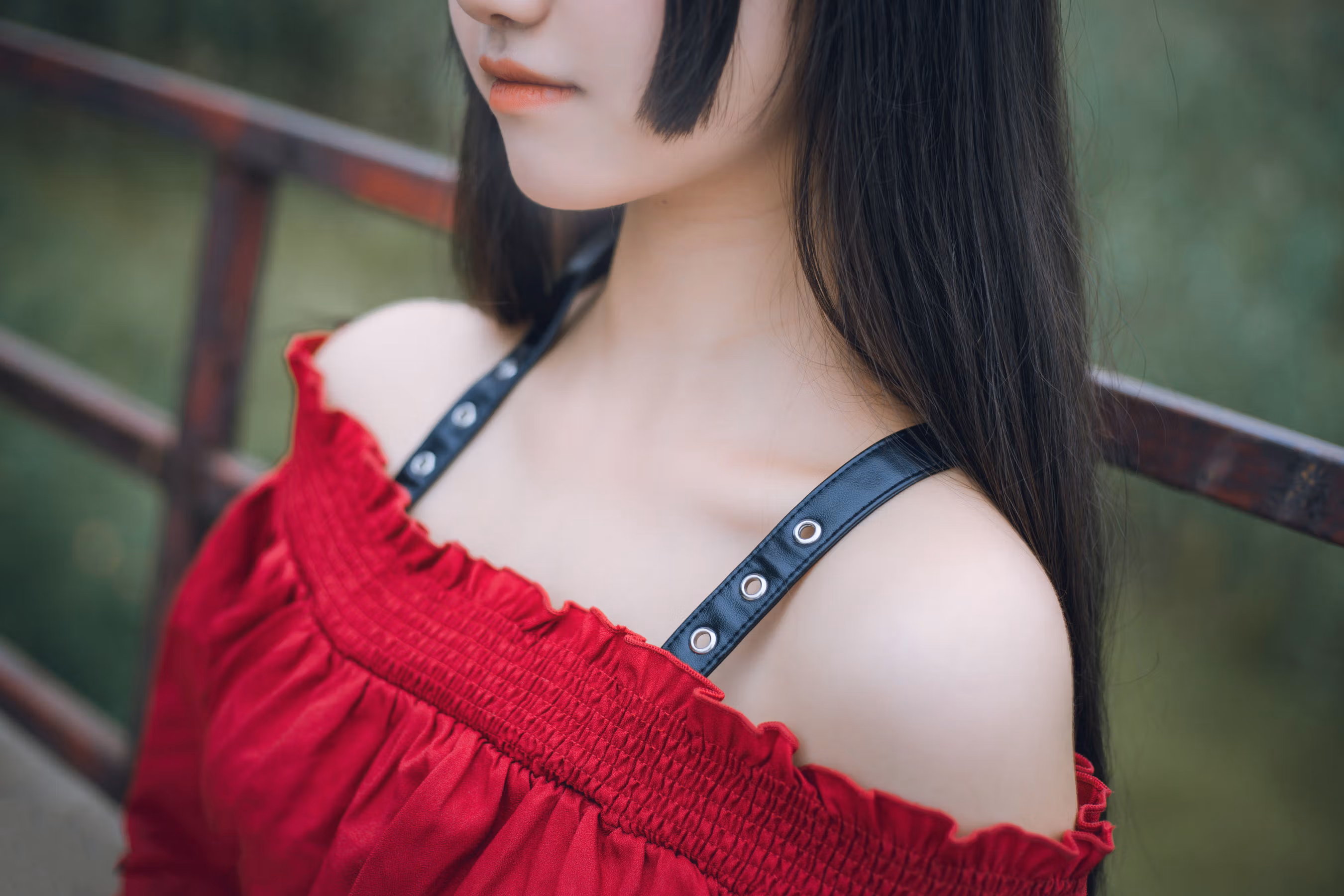 [喵糖映画] VOL.453 红与黑 写真套图 清纯美女-第2张