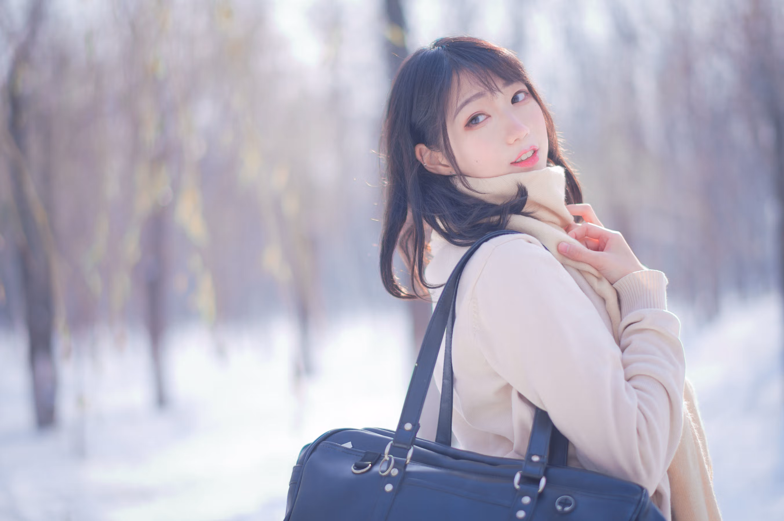 [网红COSER写真] 周叽是可爱兔兔 - 雪景JK 清纯美女-第3张